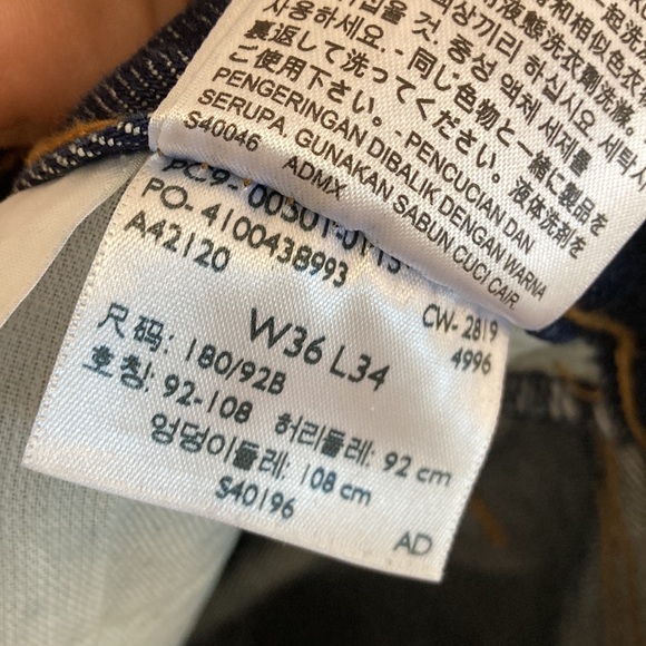 Levi's Jeans Mens 36 x 30 Dark Blue 501 Straight Leg Button Fly Red Tab Hemmed - Picture 13 of 14